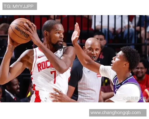 火箭与公牛季前赛精彩瞬间回顾赛场对决引发热烈讨论